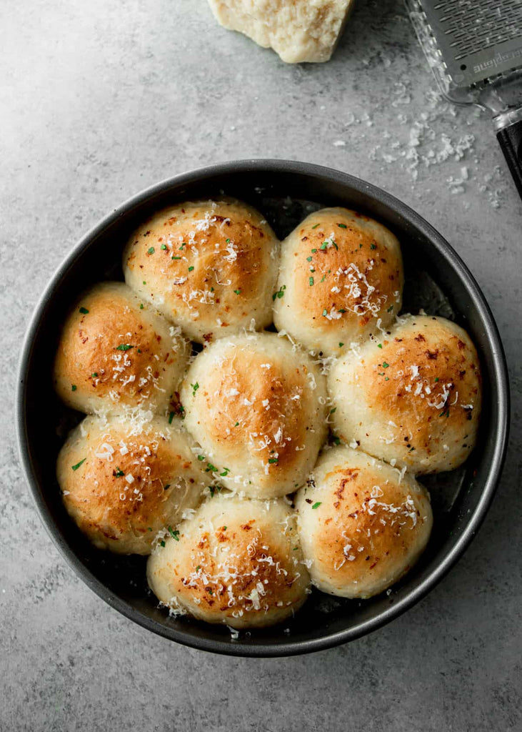 Garlic Butter and Parmesan Dinner Rolls